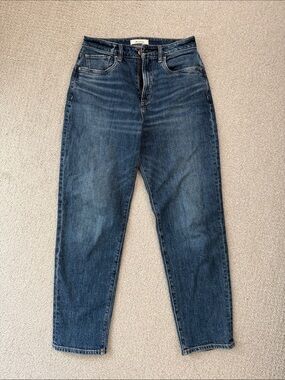 High-Rise medium Wash Straight Jeans